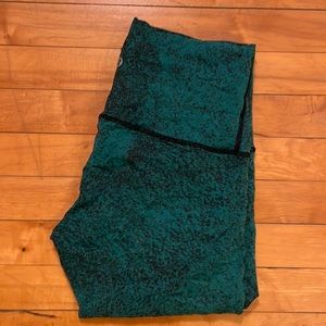 Lululemon green and black high waisted leggings